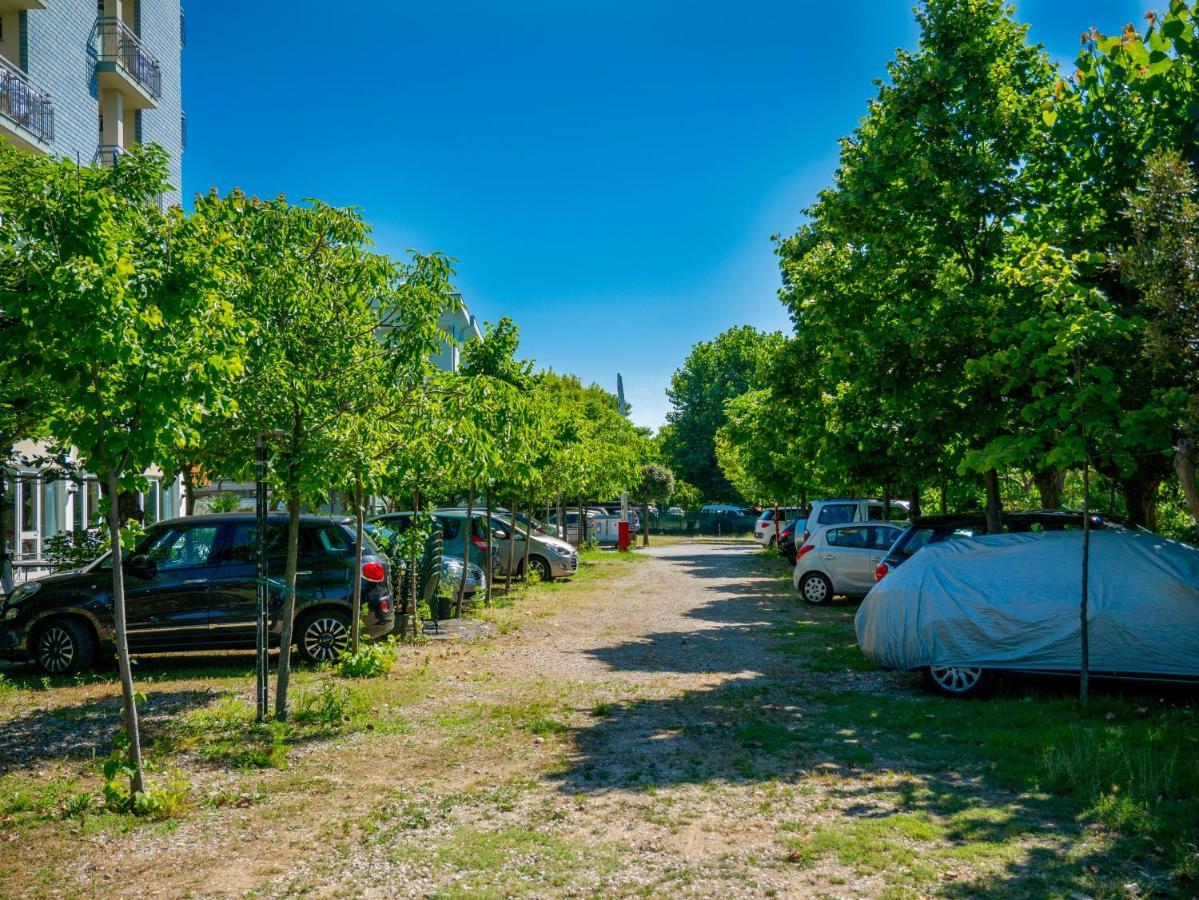 Hotel Pari Misano Adriatico Exterior foto